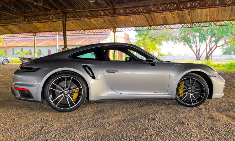Porsche 911 Turbo S [Auto+ / João Brigato]