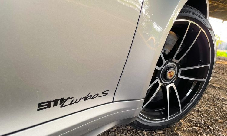 Porsche 911 Turbo S [Auto+ / João Brigato]