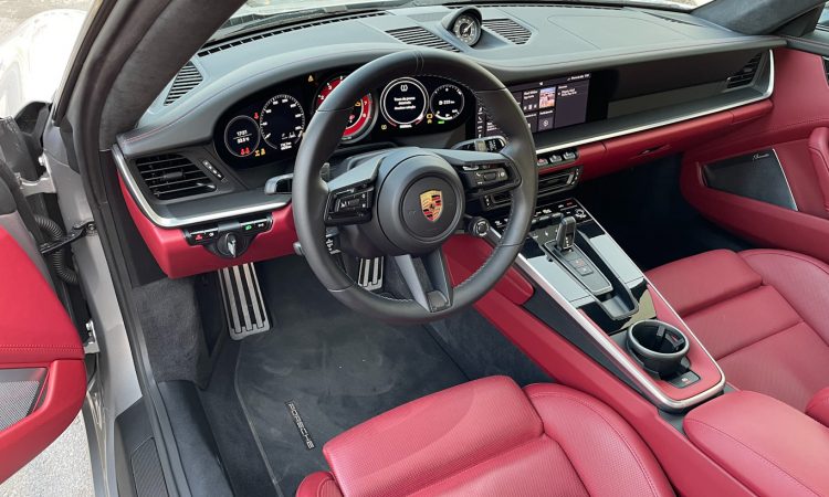 Porsche 911 Turbo S [Auto+ / João Brigato]