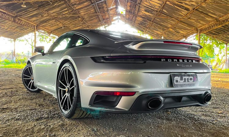 Porsche 911 Turbo S [Auto+ / João Brigato]