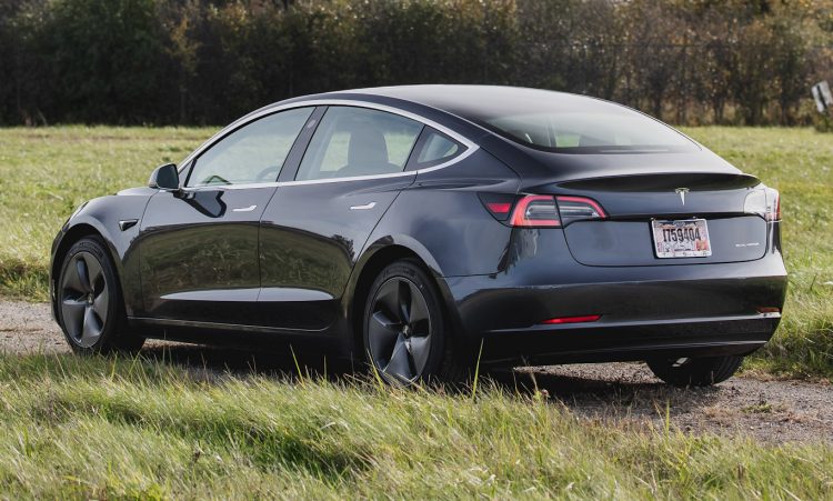 Tesla Model 3 [divulgação]