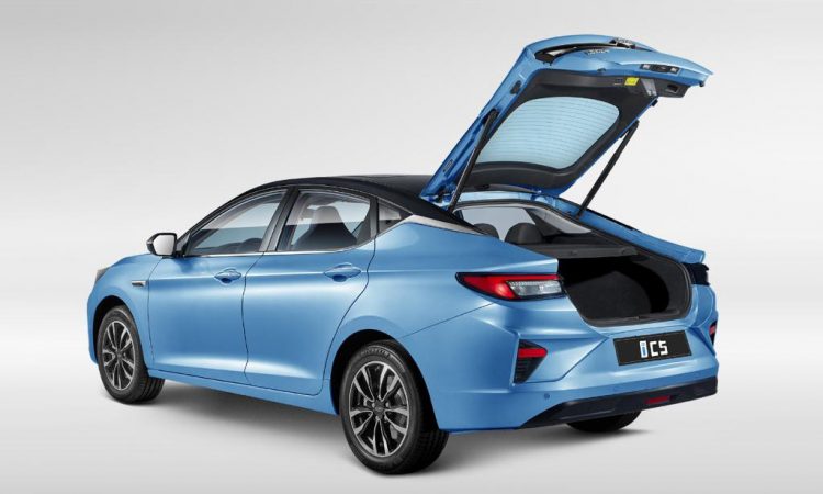 JAC E-J7 [divulgação]