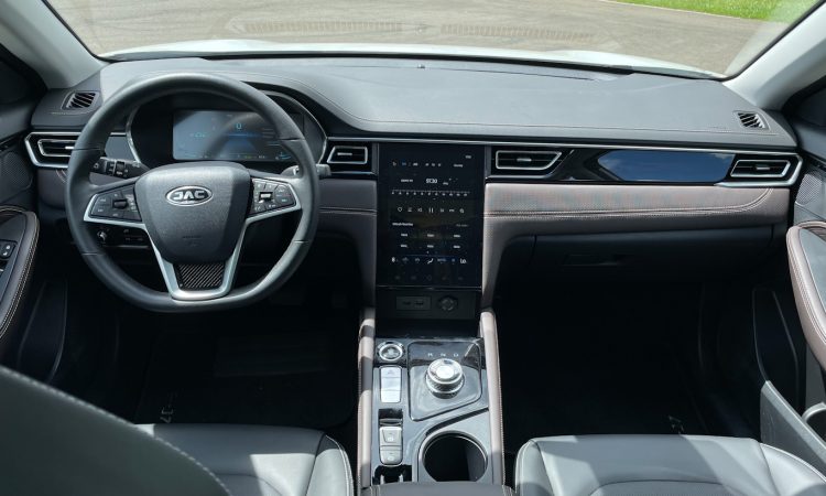 JAC E-J7 [Auto+ / João Brigato]