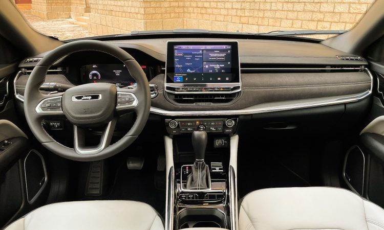 Jeep Commander Overland Flex [Auto+ / João Brigato]