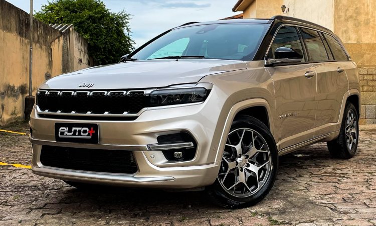 Jeep Commander Overland Flex [Auto+ / João Brigato]