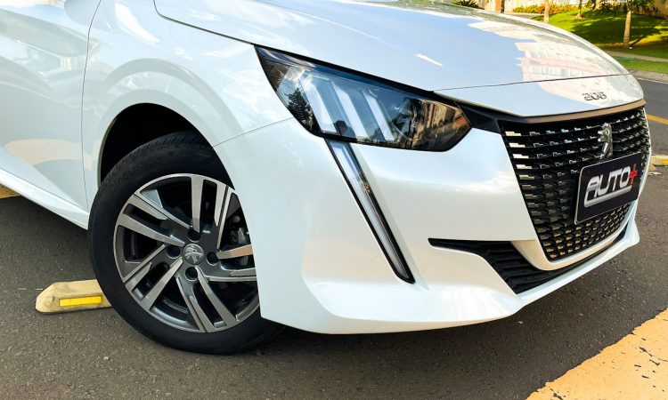 Peugeot 208 Griffe [Auto+ / João Brigato]