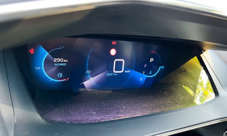 Peugeot 208 Griffe [Auto+ / João Brigato]