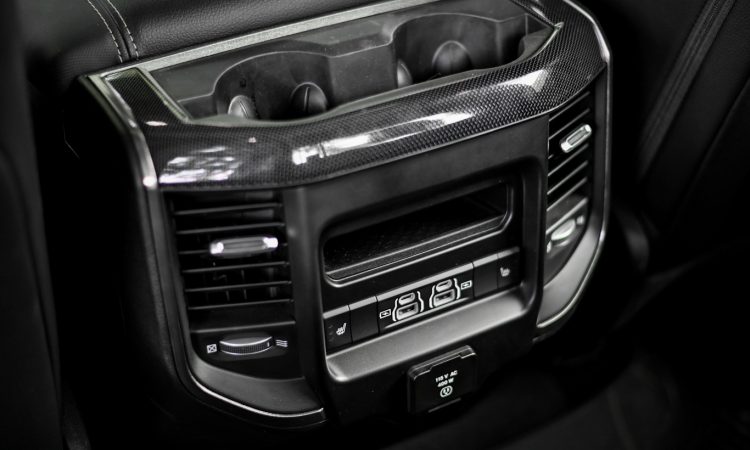 RAM 1500 Rebel [Auto+ / Maurício Garcia (@almautomotiva)]