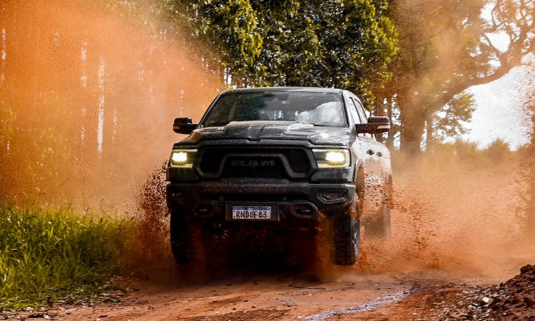 RAM 1500 Rebel [Auto+ / Maurício Garcia (@almautomotiva)]