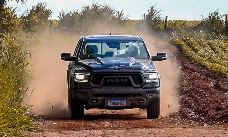 RAM 1500 Rebel [Auto+ / Maurício Garcia (@almautomotiva)]