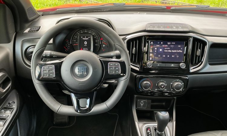 Fiat Strada Volcano CVT [Auto+ / João Brigato]