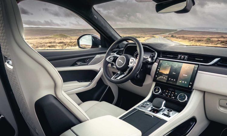 Jaguar F-Pace SVR 2022 [divulgação]