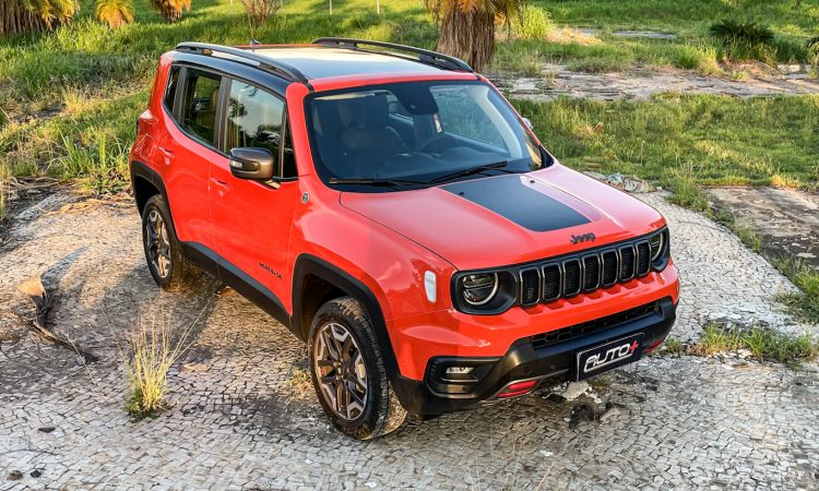 Jeep Renegade Trailhawk 4x4 [Auto+ / João Brigato]