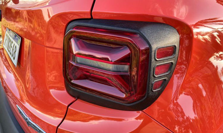 Jeep Renegade Trailhawk 4x4 [Auto+ / João Brigato]