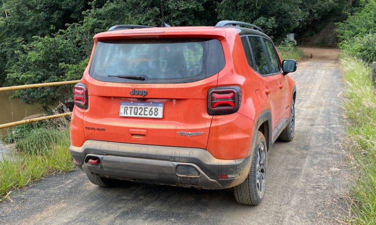 Jeep Renegade Trailhawk 4x4 [Auto+ / João Brigato]