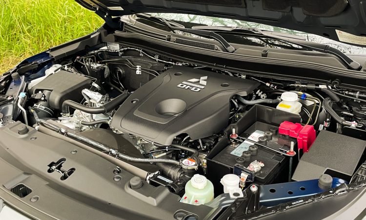 Mitsubishi L200 Triton Sport HPE-S [Auto+ / João Brigato]