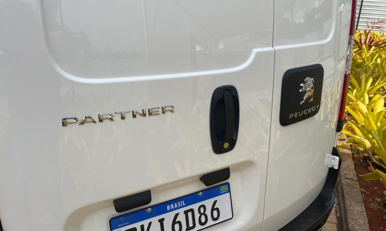 Peugeot Partner Rapid [Auto+ / João Brigato]
