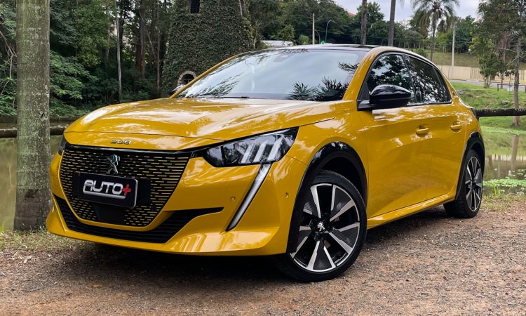 Peugeot e-208 GT [Auto+ / João Brigato]