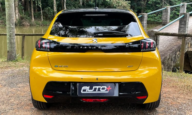 Peugeot e-208 GT [Auto+ / João Brigato]
