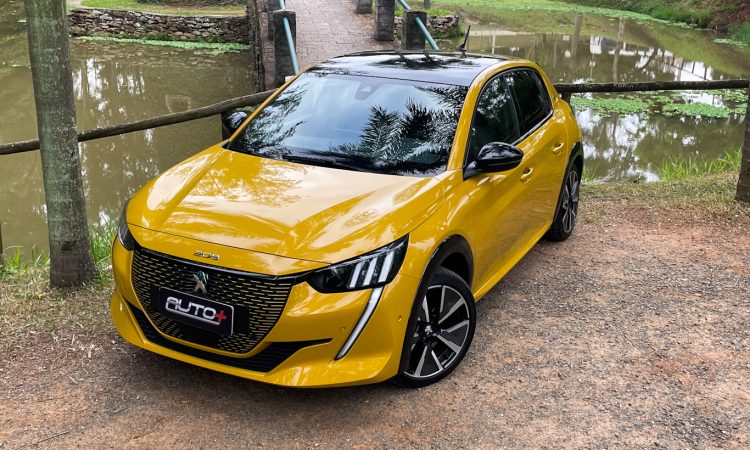 Peugeot e-208 GT [Auto+ / João Brigato]