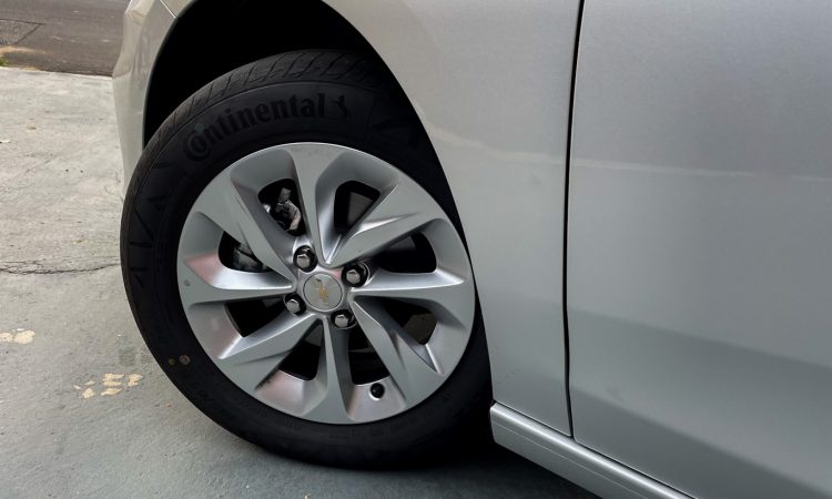 Chevrolet Onix LT 1.0 Auto+ / João Brigato]