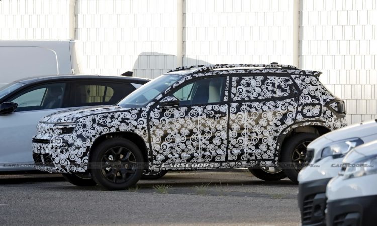 Mini Jeep Renegade [Carscoops]