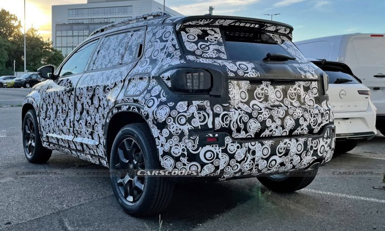 Mini Jeep Renegade [Carscoops]