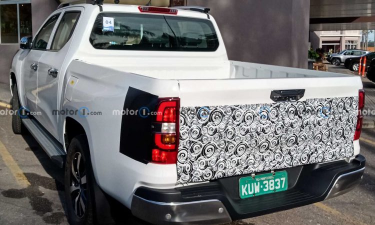 Peugeot Landtrek é flagrada no Brasil [reprodução/Motor1]