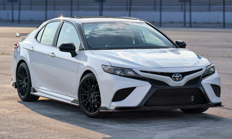 Toyota Camry TRD [divulgação]