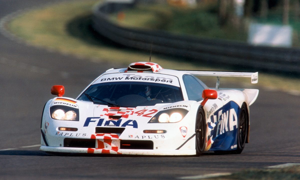 McLaren F1 com motor BMW [divulgação]