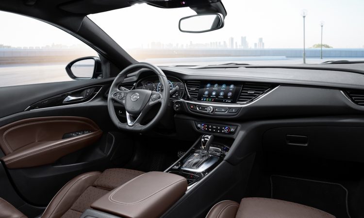 Opel Insignia [divulgação]