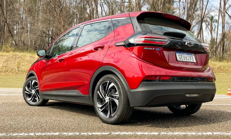 Chevrolet Bolt Premier [divulgação]
