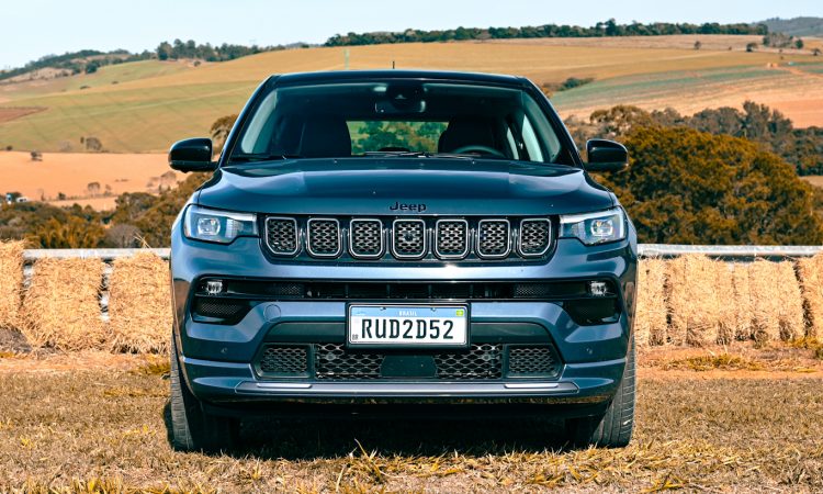 Jeep Compass 4xe [Auto+ / Maurício Garcia]