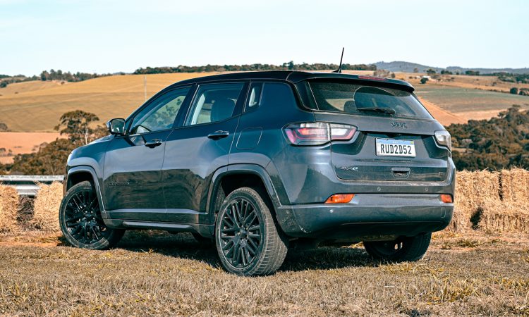 Jeep Compass 4xe [Auto+ / Maurício Garcia]