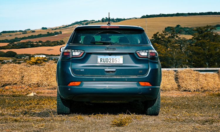 Jeep Compass 4xe [Auto+ / Maurício Garcia]