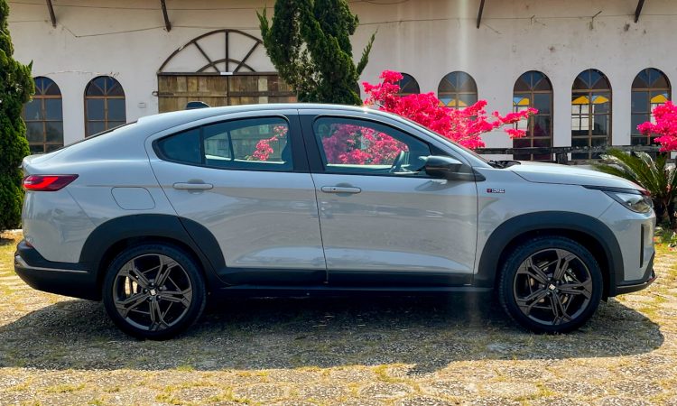 Fiat Fastback Limited Edition Powered by Abarth [Auto+ / João Brigato]