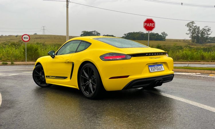 Porsche 718 Cayman T [Auto+ / João Brigato]