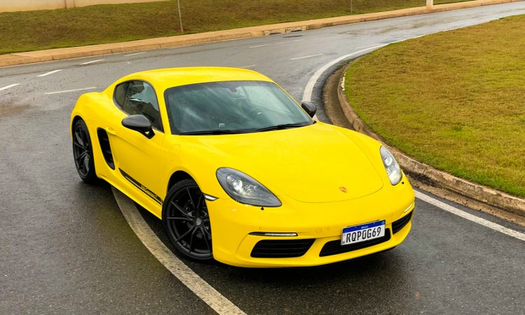 Porsche 718 Cayman T [Auto+ / João Brigato]
