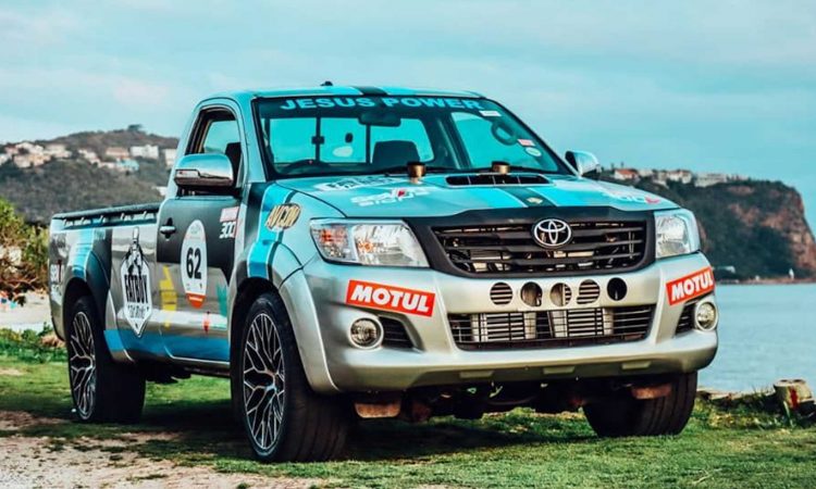 Toyota Hilux V12 [FatBoy Fab Works]