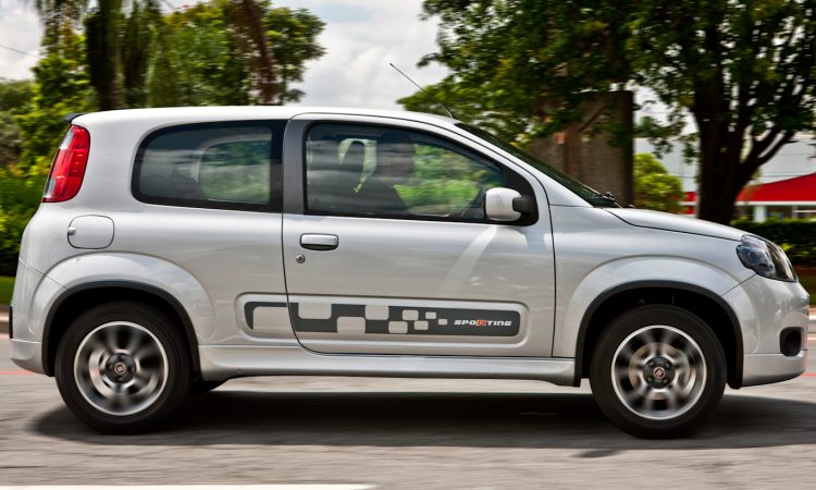 Fiat Uno Sporting duas portas [divulgação]