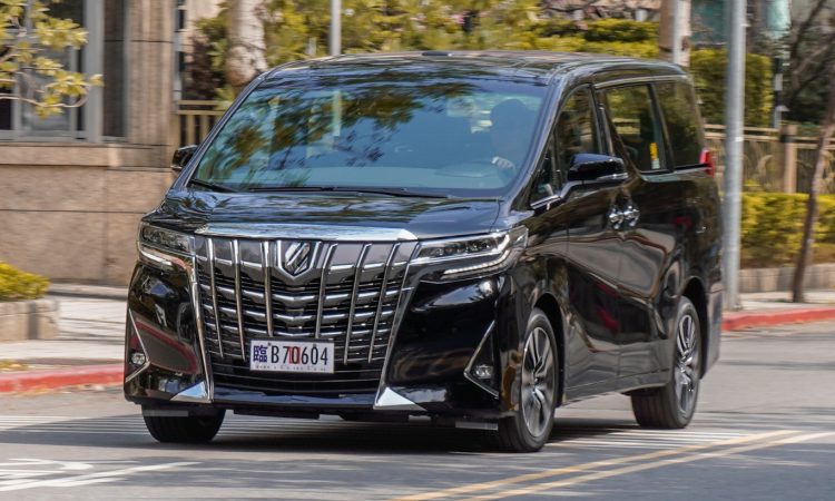 Toyota Alphard [divulgação]