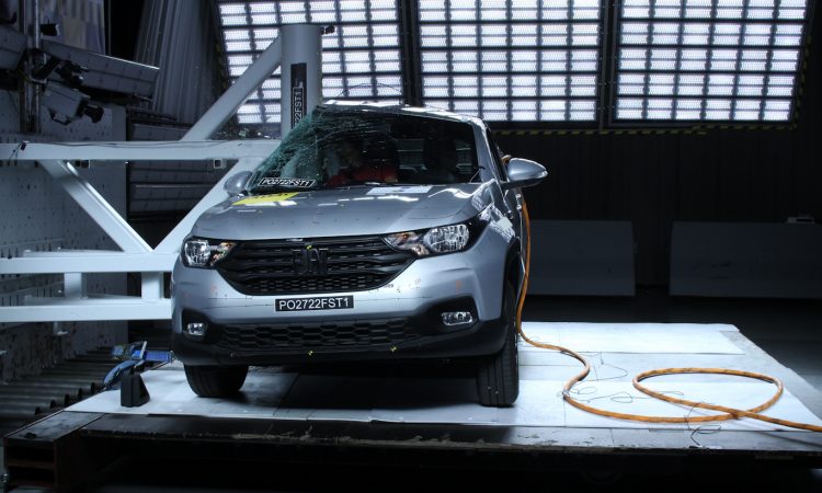 Fiat Strada no Latin NCAP [divulgação]