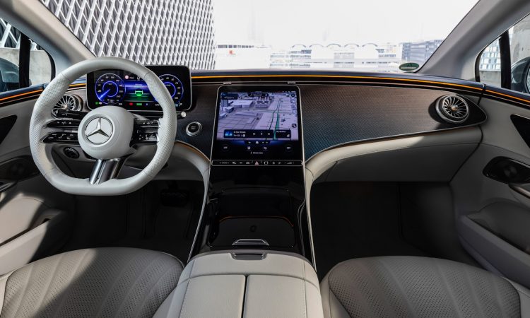 Mercedes-Benz EQE [divulgação]