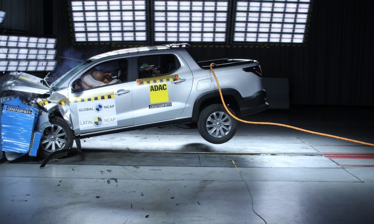 Fiat Strada no Latin NCAP [divulgação]
