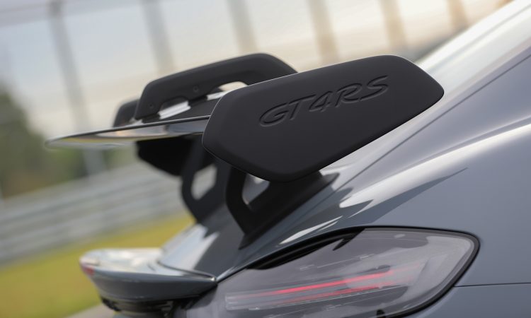 Porsche 718 Cayman GT4 RS [divulgação]