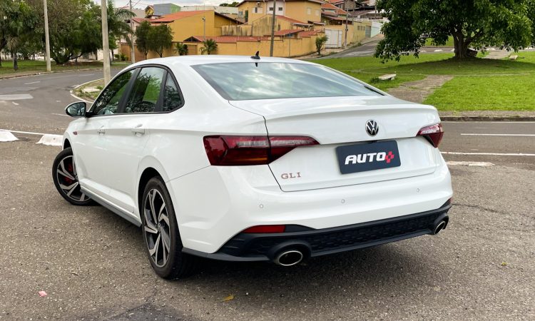 Volkswagen Jetta GLI [Auto+ / João Brigato]