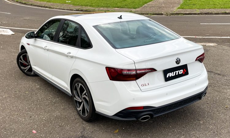 Volkswagen Jetta GLI [Auto+ / João Brigato]