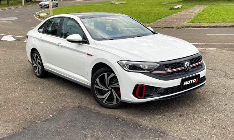Volkswagen Jetta GLI [Auto+ / João Brigato]