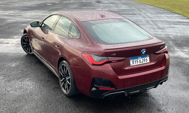 BMW i4 M50 [Auto+ / João Brigato]