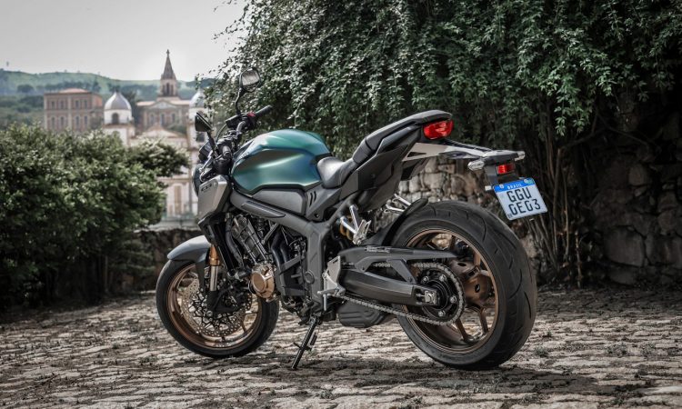 Honda CB 650R 2023 [divulgação]